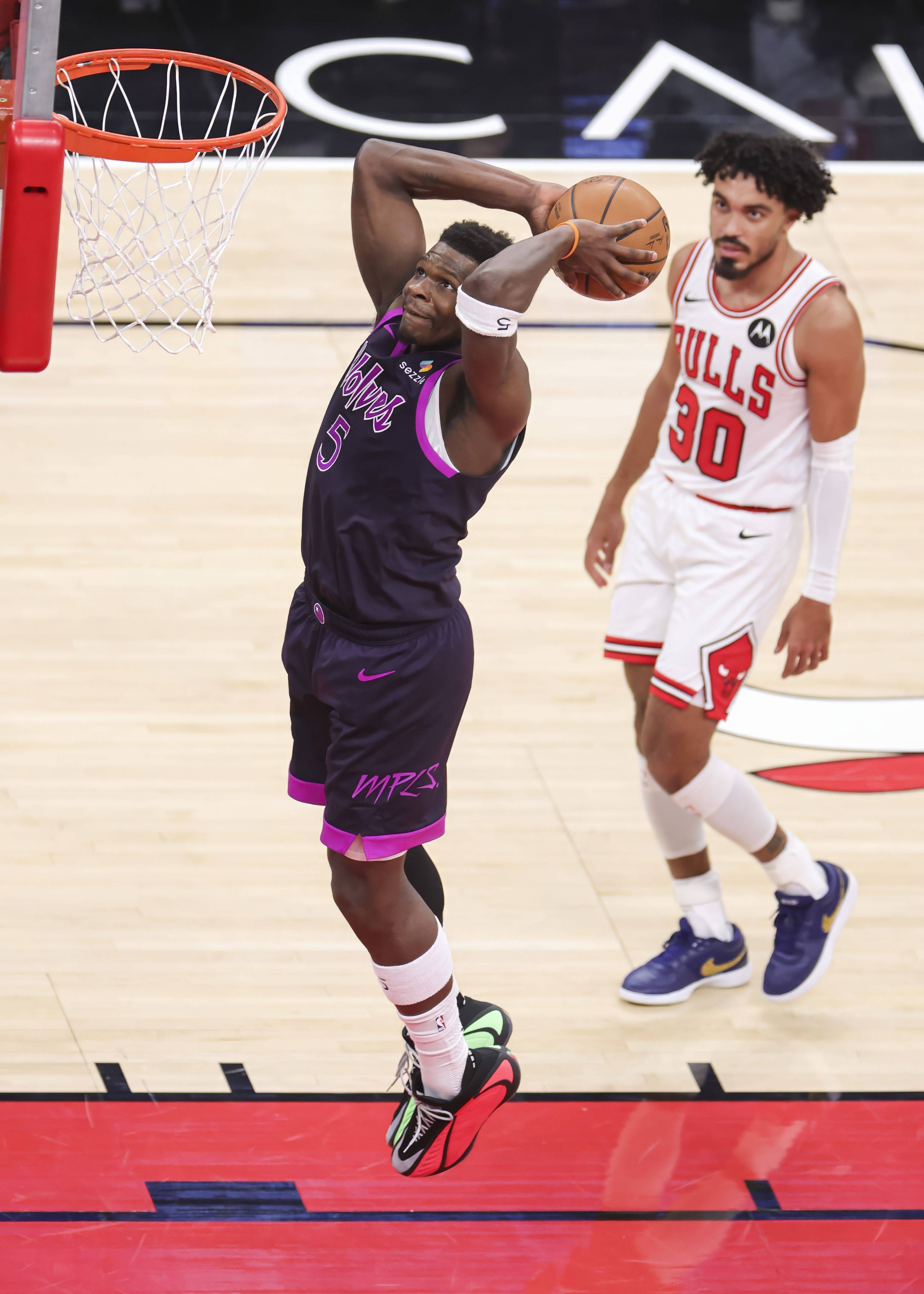 华体会中国包含从赛后巴黎圣日耳曼调整名单以备NBA常规赛到明尼苏达森林狼遗憾出局备战德国杯，浙江队复出首秀备战足总杯的词条